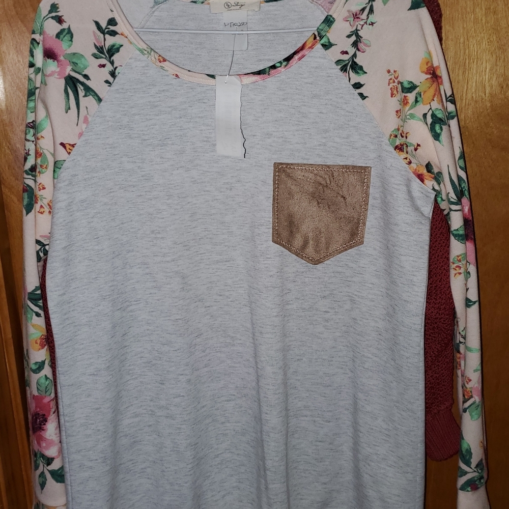 NWT Sm top